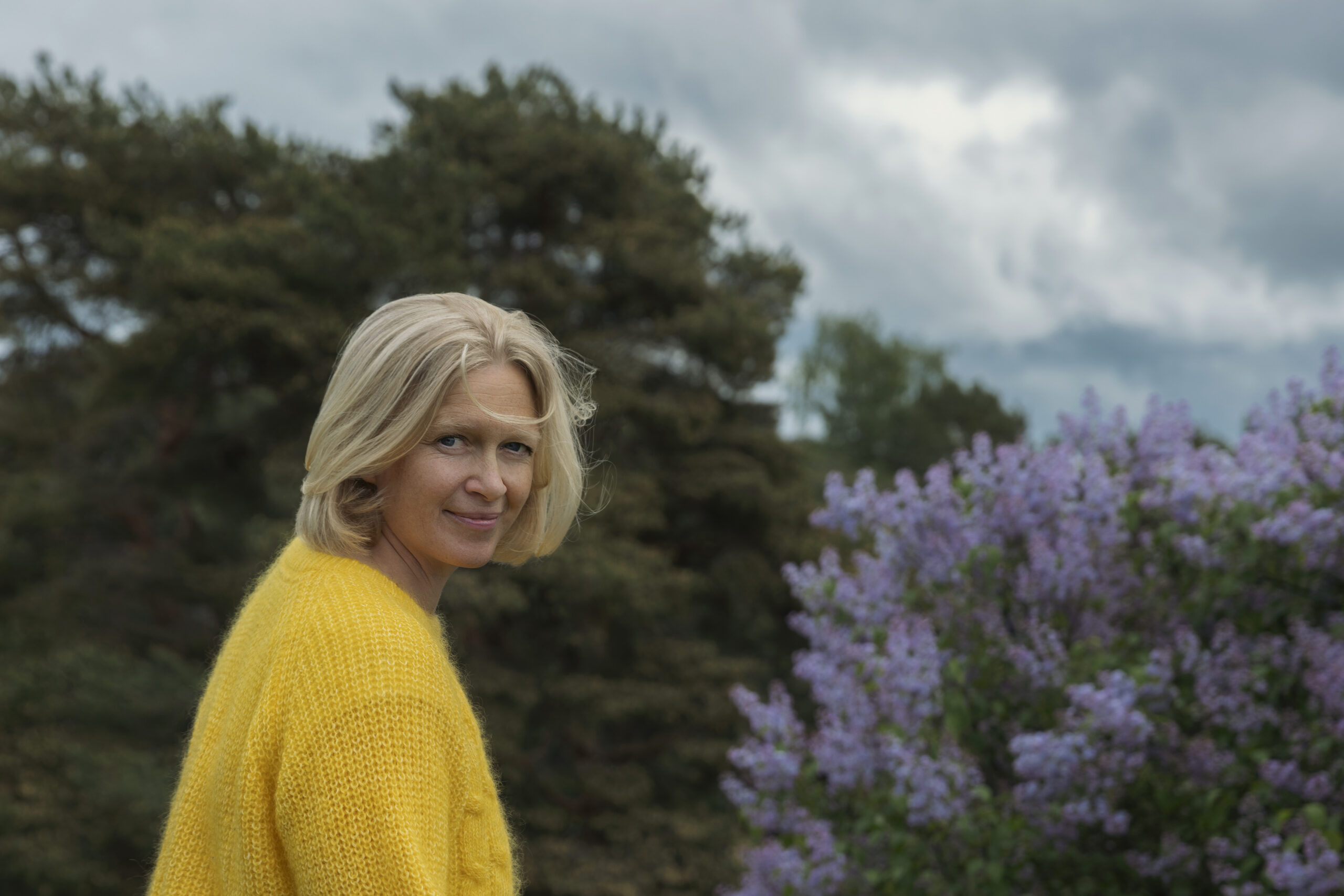 Den kritikarroste forfattaren kjem til Svelgen 11. mars.