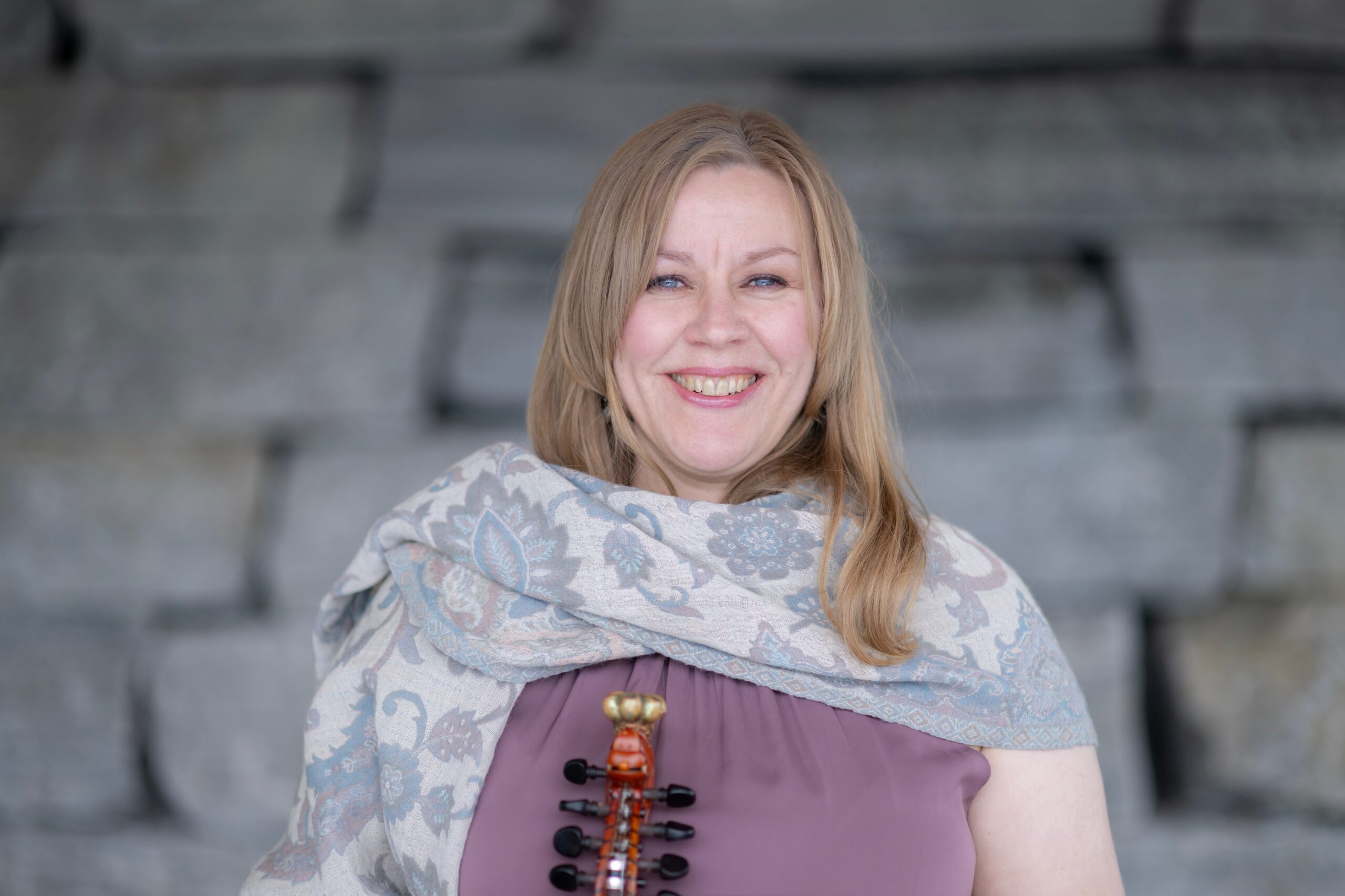 Britt Pernille Frøholm er ein røynd musikar.