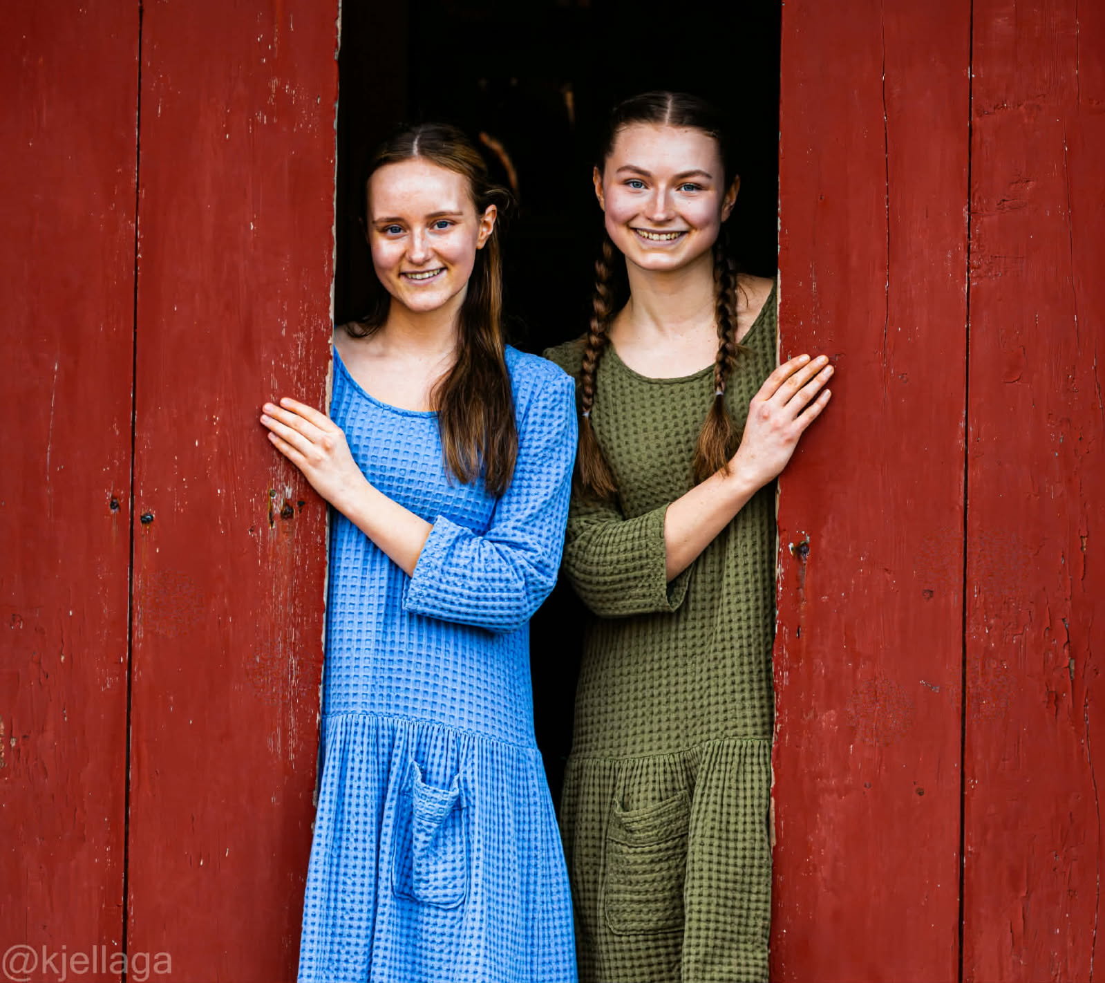 Bella og Solla er veninner på Frøya i mellomkrigstida. Foto: Kjell Aga Ulvestad.